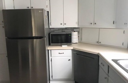 The Villages House | GOLF CART DARLING 2 BEDROOM CLOSE TO THE SPANISH SPRINGS SQUARE!