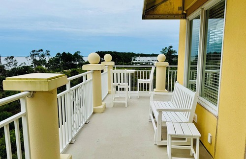 Daufuskie Island Condo | Golf Cart Included Ocean Front Penthouse Suite 3 BR 3BTH Condo with Pool