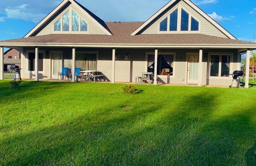 Red Lodge House | Golf Course Condo - Spacious 3 Bed, 3 Bath Condo with Hot tub, Sauna, & Pool