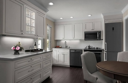 Napa Hotel | Golf in Napa Valley Resort! 3 Relaxing Suites, Onsite Golf Course, Free Parking!