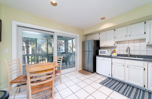Spinnaker Beachhouses House | Golf Views! Screened Porch! Close to Beach, Pools, Golf, Dining! Amenity Cards! 2 Dogs!