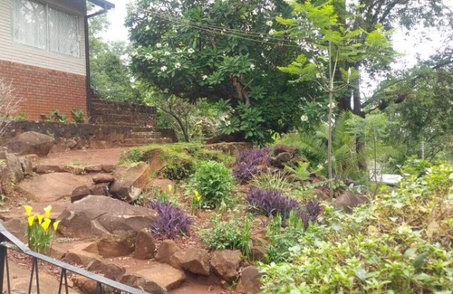 Harare East House | Gondo Hill Cottage Upmarket Borrowdale Tranquile, Mature Garden and Fresh Air.