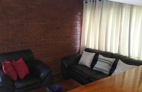 Harare East House | Gondo Hill Cottage Upmarket Borrowdale Tranquile, Mature Garden and Fresh Air.