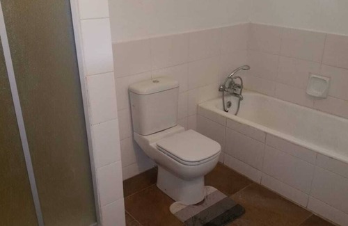 Harare East House | Gondo Hill Cottage Upmarket Borrowdale Tranquile, Mature Garden and Fresh Air.