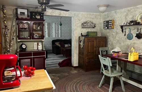 Hale Cottage | Good Times in the Yellow Friendship House