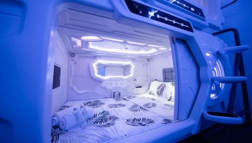 El Ejido Hotel | GOOD VIBES ONLY Capsule Hostel Malaga