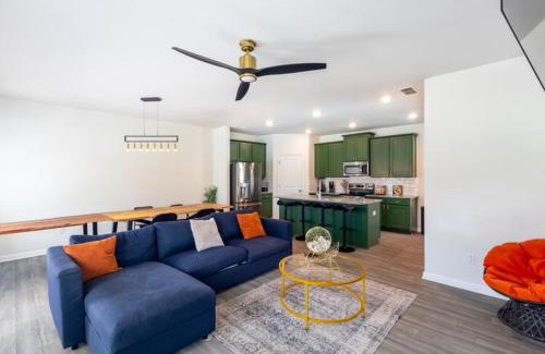 Red Oak House | GoodLiving Atlanta - Family Getaway - Pets Welcome