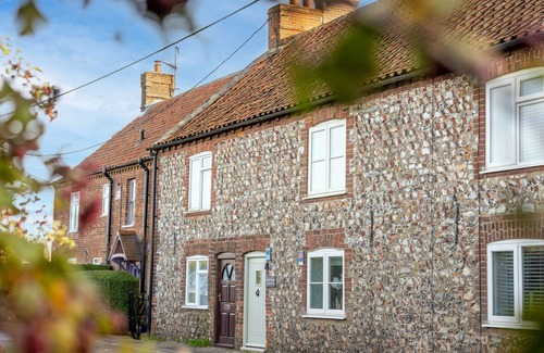 Titchwell Cottage | Goose Cottage is a beautifully renovated two bedroom brick and flint terrace cottage, with fabulous
