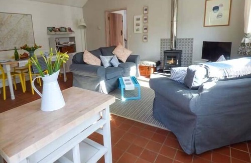 Acton Scott Cottage | GOOSEPOND, pet friendly, character holiday cottage in Wistanstow