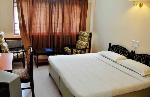 North Paravur Hotel | GOPIKA REGENCY
