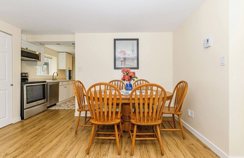 Gordon Head House | Gordon Head BnBnClean & Comfortablenwith everything you'll neednGreat Reviews