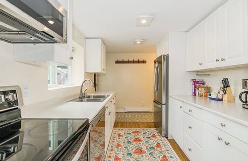 Gordon Head House | Gordon Head BnBnClean & Comfortablenwith everything you'll neednGreat Reviews