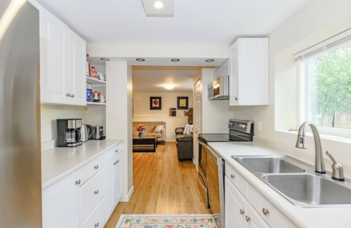 Gordon Head House | Gordon Head BnBnClean & Comfortablenwith everything you'll neednGreat Reviews