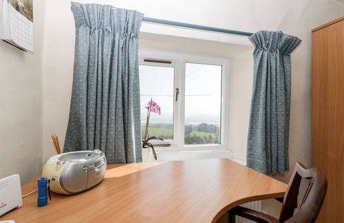 Newnham Cottage | GORDON'S VIEW, with open fire in Pleasant Stile