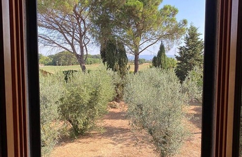 Castiglione del Lago House | Gorgeously restored tranquil farmhouse