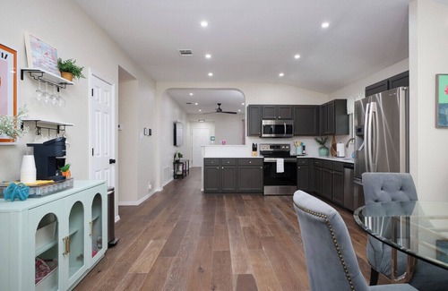 West San Antonio House | Gorgeous 1 story , 3-bedroom home in San Antonio near Sea World, Lackland AFB!