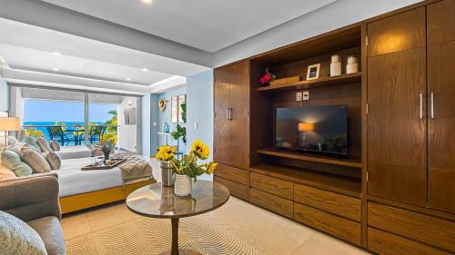 Las Glorias Apartment | Gorgeous 1BR Condo with Pools & Sea Views