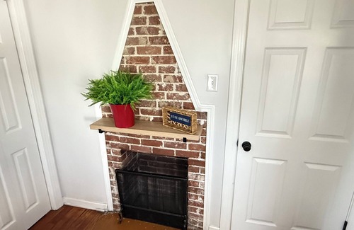 Harrodsburg House | Gorgeous 2-Bedroom house with AC in Harrodsburg