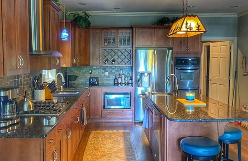 Lakeville House | Gorgeous 2nd Tier Lakefront Home with Lakeview, rights, short walk to marina