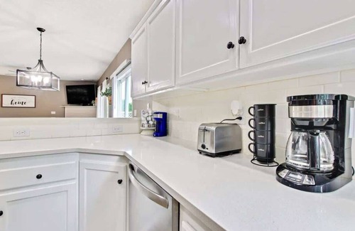 Meridian House | Gorgeous 4 bedroom Home in Meridian
