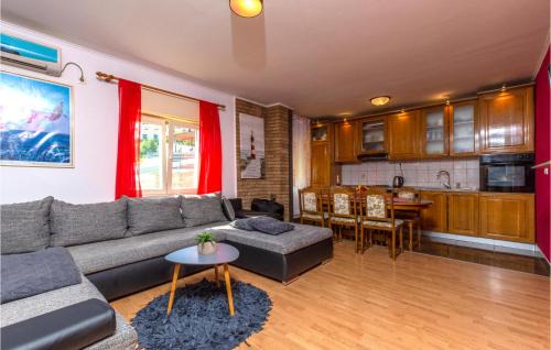 Duce Apartment | Gorgeous Apartment In Duce With Wifi