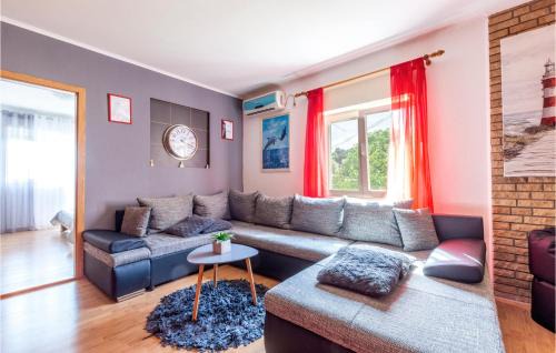 Duce Apartment | Gorgeous Apartment In Duce With Wifi