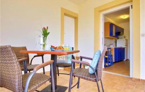 Lukoran Apartment | Gorgeous Apartment In Lukoran With House Sea View
