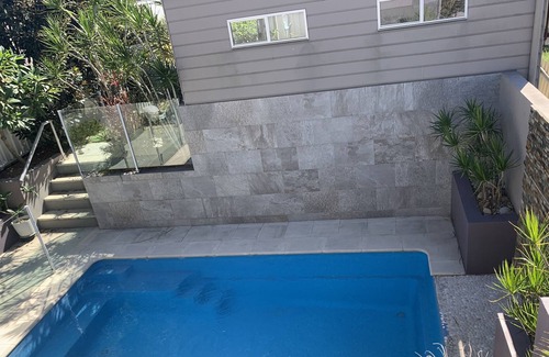 Redhead House | Gorgeous beachside location, modern spacious with easy stroll beaches and cafes.