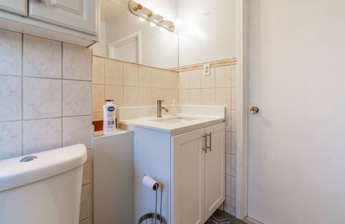 Oakwood Village House | Gorgeous & Bright Uptown Home w Parking