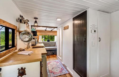 Somerdale House | Gorgeous Caravan Glamping Escape for Four in Dover, Ohio