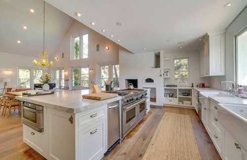 Carpinteria House | Gorgeous Carpinteria Home: Pool, Spa, Fireplaces!