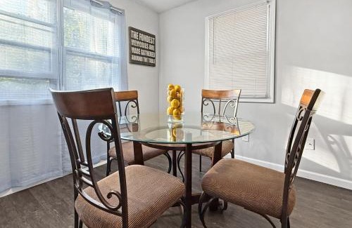 Clive House | Gorgeous Clive Charmer, Near Shops, Trails & More!