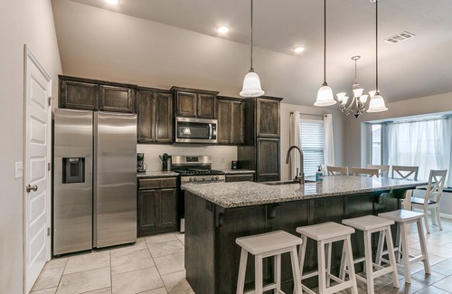 Edmond House | Gorgeous Edmond Home- Large Covered Patio!