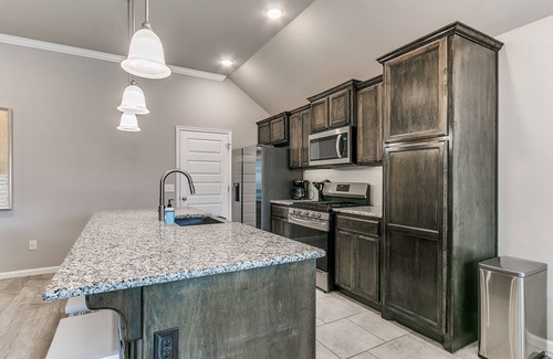 Edmond House | Gorgeous Edmond Home- Large Covered Patio!