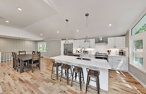 Woods Hole House | Gorgeous Fully Renovated 4BR/3BA!