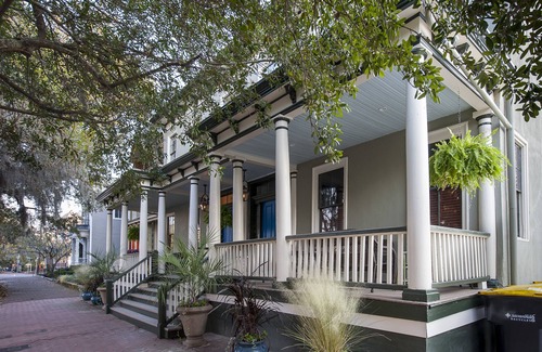 Historic Downtown Savannah Apartment | Gorgeous Garden Suite-One Level Living at Forsyth Park