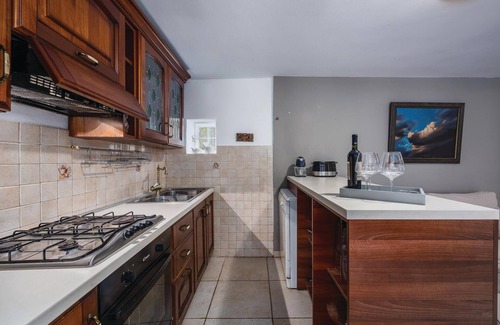 Bale House | Gorgeous home in Bale with WiFi