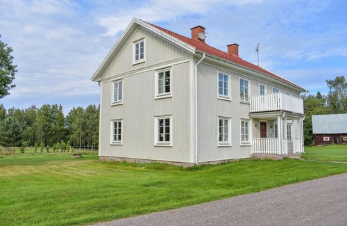 Braas House | Gorgeous home in Braås with kitchen