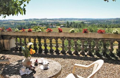 Lavardac House | Gorgeous home in Lavardac with kitchen