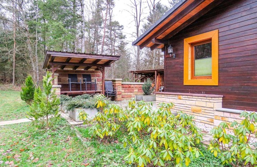 Merzalben House | Gorgeous home in Merzalben with WiFi