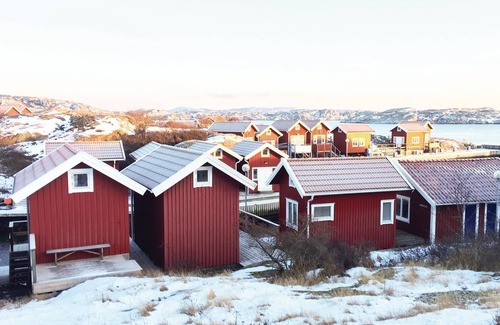 Mollosund House | Gorgeous home in Mollösund with kitchen