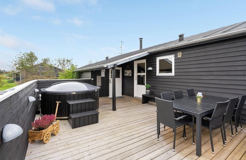 Stenbjerg House | Gorgeous home in Snedsted with sauna