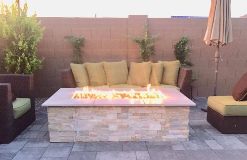 North Gateway House | Gorgeous Home with Pool, Outdoor Firepit and BBQ