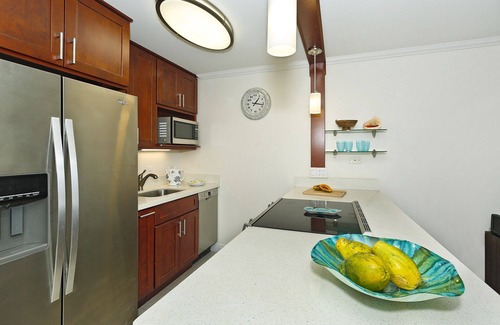 Waikiki Condo | Gorgeous Ko'olau Mountain and Golf Course Views! FREE Wi-Fi and Parking!