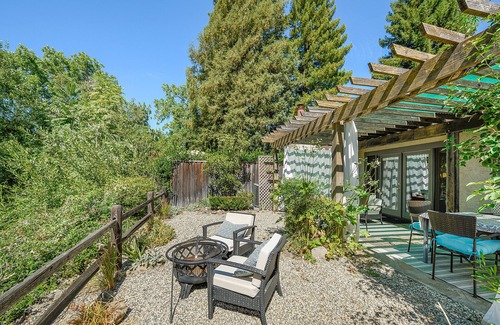 St. Helena Condo | Gorgeous Spacious 3-Bdrm En-Suite Condo W/HUGE Outdoor Patio