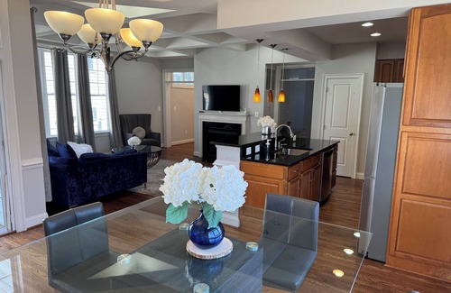 Baileys Crossroads House | Gorgeous Spacious House 5BR 9Beds and Private Parking