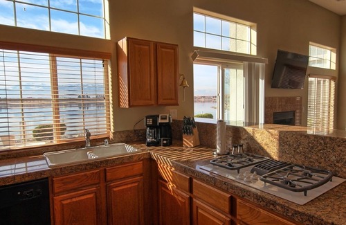 Sparks House | GORGEOUS! SPARKS MARINA WATERFRONT