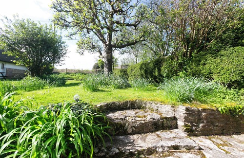 Bere Regis Cottage | Gorgeous thatched cottage in Purbeck - ideal for family holidays