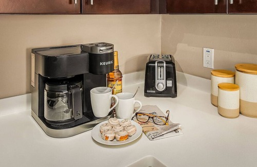 Iona Villa | Gorgeous Townhome Close to the beaches