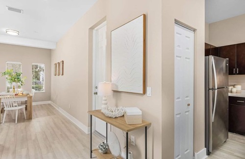 Iona Villa | Gorgeous Townhome Close to the beaches